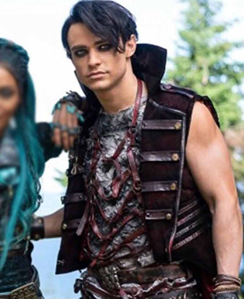 Descendants 3 Harry Vest